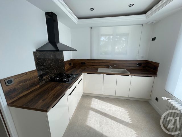 Maison à louer - 4 pièces - 124 m2 - Olivet - 45 - CENTRE