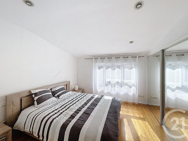 Appartement Triplex à vendre - 5 pièces - 77 m2 - Beaugency - 45 - CENTRE