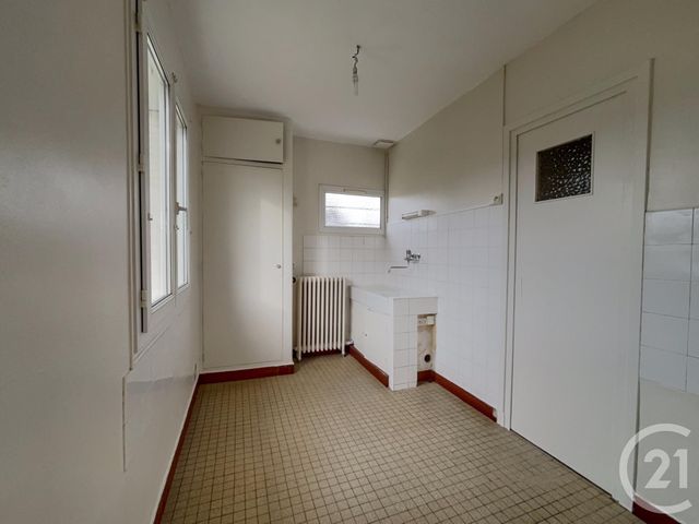 Maison &agrave; louer - 3 pi&egrave;ces - 59,90 m2 - La Ferte St Aubin - 45 - CENTRE