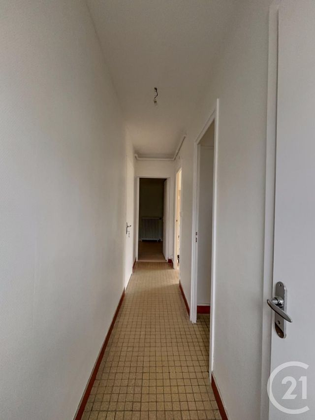 Maison &agrave; louer - 3 pi&egrave;ces - 59,90 m2 - La Ferte St Aubin - 45 - CENTRE