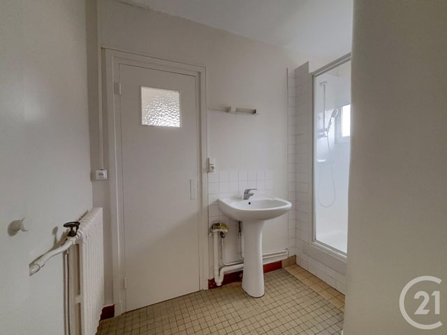 Maison &agrave; louer - 3 pi&egrave;ces - 59,90 m2 - La Ferte St Aubin - 45 - CENTRE