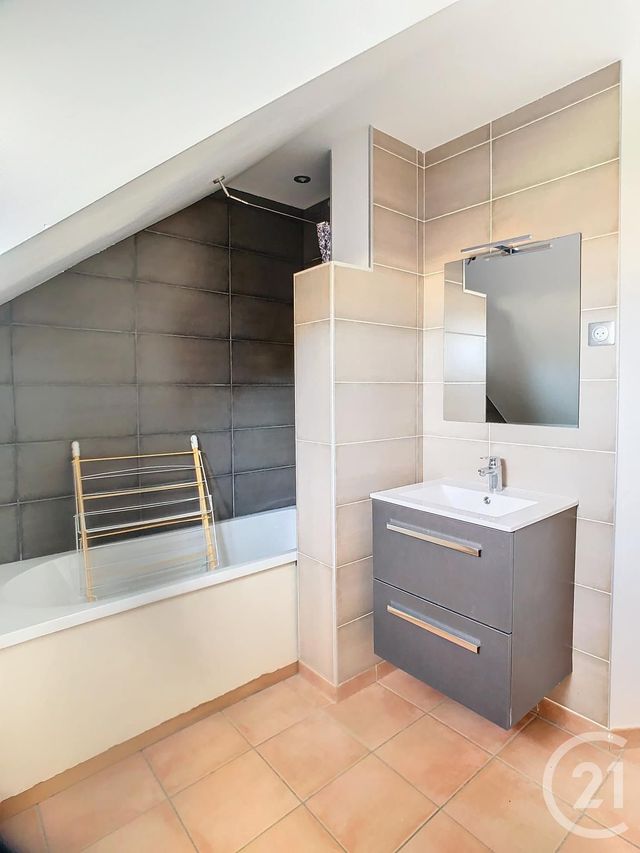 Maison &agrave; louer - 2 pi&egrave;ces - 38 m2 - Ardon - 45 - CENTRE