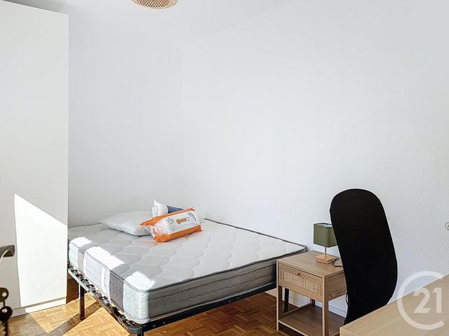 Appartement Chambre &agrave; louer - 1 pi&egrave;ce - 10 m2 - Orleans - 45 - CENTRE