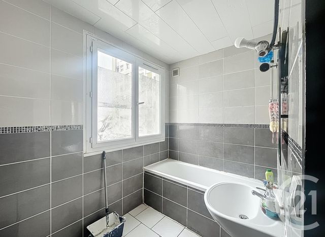 Appartement T5 à vendre - 5 pièces - 77,77 m2 - Orleans - 45 - CENTRE